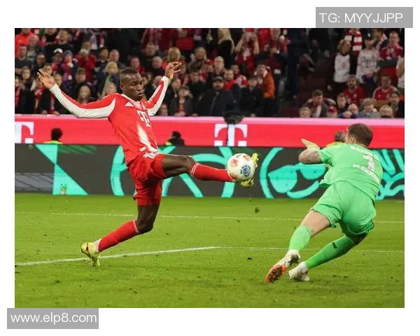 国王杯精彩对决AC米兰3-0战胜曼城引发争议判罚全场沸腾