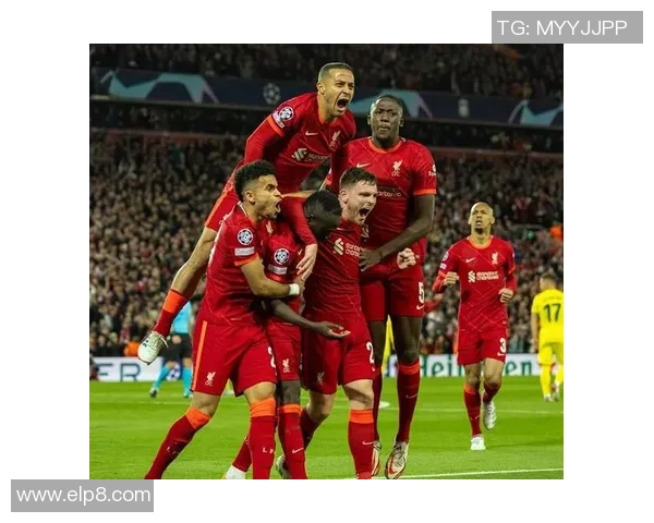 欧冠激战曼联大胜里昂帽子戏法引发争议判罚全场沸腾