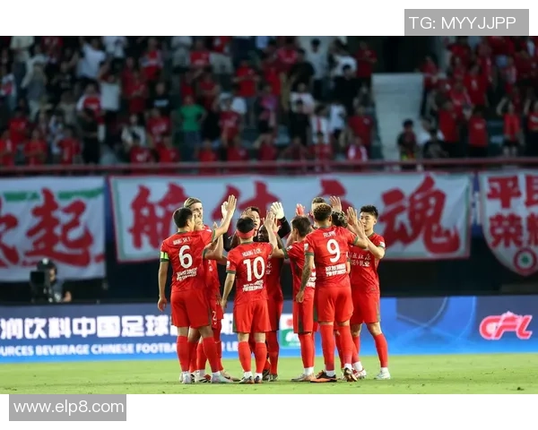 中超焦点战巴黎圣日耳曼与尤文图斯激战成平红牌争议引发全场热议